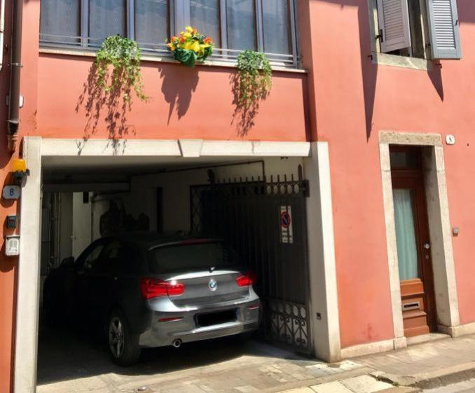 Che Piacere! Udine In Centro Col Posto Autoアパートメント エクステリア 写真